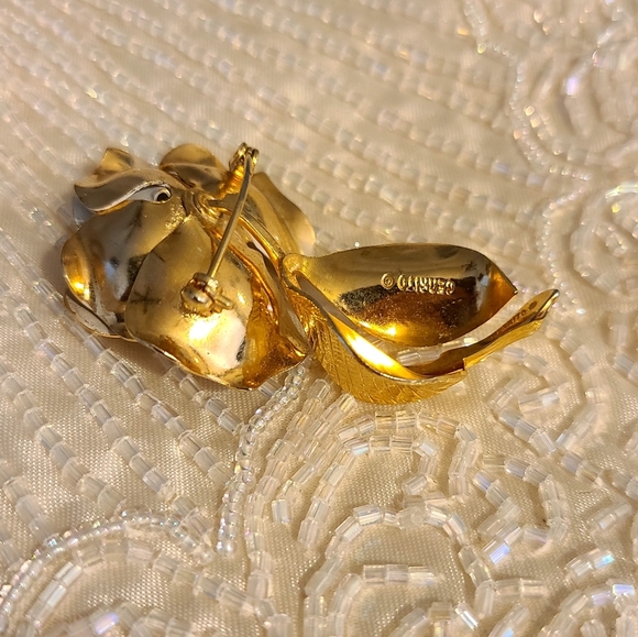 RARE VINTAGE WHITE & GOLD FLOWER PIN/BROOCH - Picture 6 of 7